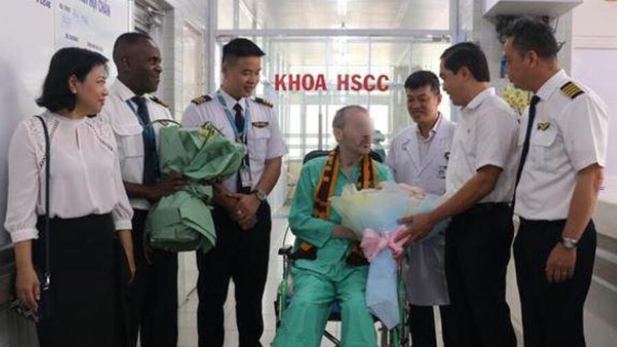 Bệnh nhân 91 - phi công người Anh 'rất vui' khi trở lại bầu trời quen thuộc