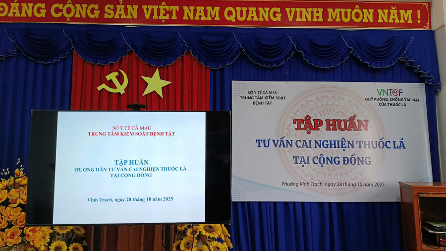 TẬP HUẤN TƯ VẤN CAI NGHIỆN THUỐC LÁ TẠI CỘNG ĐỒNG TẠI TRUNG TÂM Y TẾ KHU VỰC BẠC LIÊU