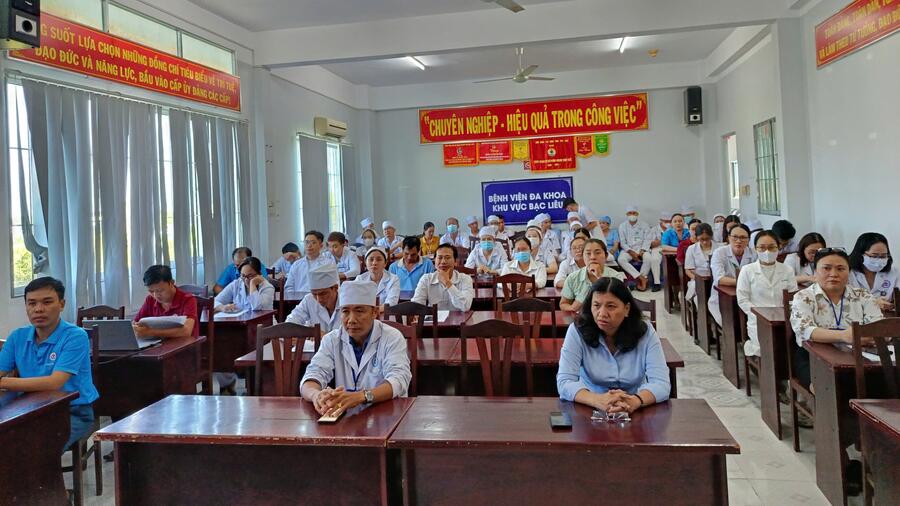 BỆNH VIỆN ĐA KHOA KHU VỰC BẠC LIÊU TỔ CHỨC HỌC TẬP VÀ LÀM THEO TƯ TƯỞNG, ĐẠO ĐỨC, PHONG CÁCH HỒ CHÍ MINH GẮN VỚI NÂNG CAO TINH THẦN PHỤC VỤ NHÂN DÂN