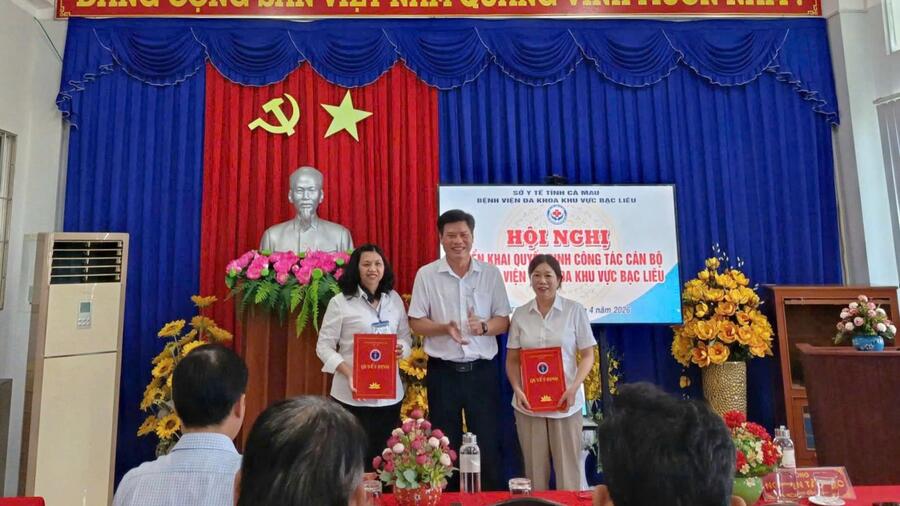 HỘI NGHỊ TRIỂN KHAI QUYẾT ĐỊNH CÔNG TÁC CÁN BỘ BỆNH VIỆN ĐA KHOA KHU VỰC BẠC LIÊU