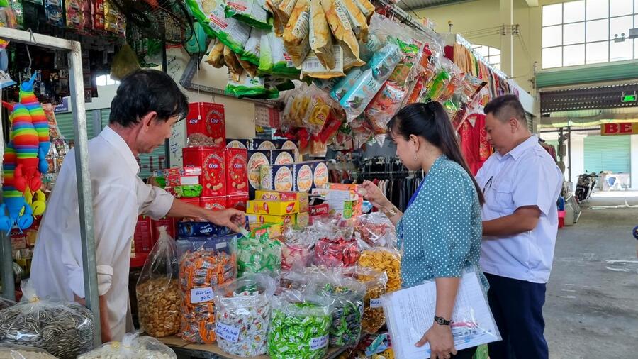 Thành phố Bạc Liêu tổ chức Đoàn kiểm tra đảm bảo an toàn thực phẩm Tết Nguyên đán Giáp Thìn và mùa Lễ hội Xuân 2024