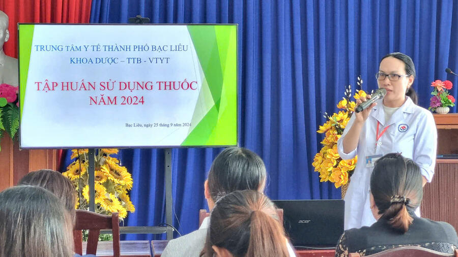 Trung tâm y tế thành phố Bạc Liêu: Tập huấn sử dụng thuốc cho nhân viên y tế năm 2024.