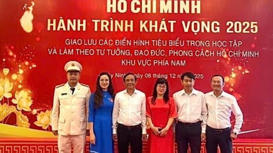 CHI ĐOÀN TRUNG TÂM Y TẾ KHU VỰC BẠC LIÊU VINH DỰ NHẬN CHỨNG NHẬN ĐIỂN HÌNH TIÊU BIỂU NĂM 2025.